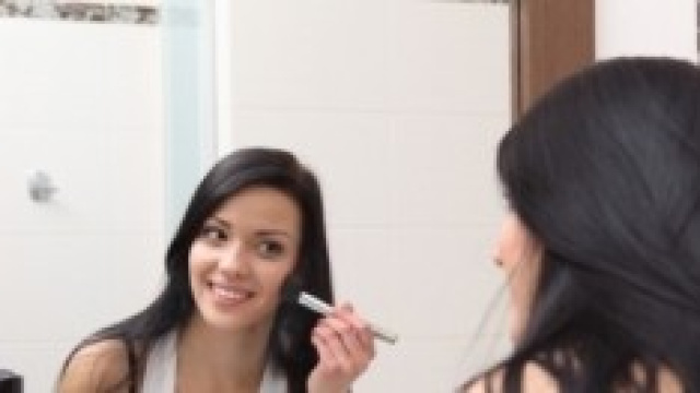 Il make up per un viso subito abbronzato