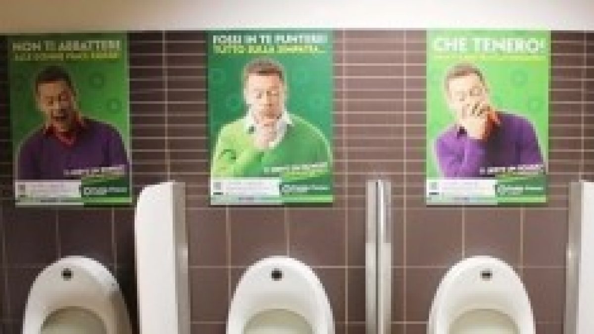 Rocco Siffredi e la sua ultima pubblicità nelle toilette