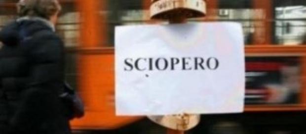 Sciopero mezzi pubblici, scuole e aerei ad Aprile Sciopero mezzi pubblici, scuole e aerei ad Aprile