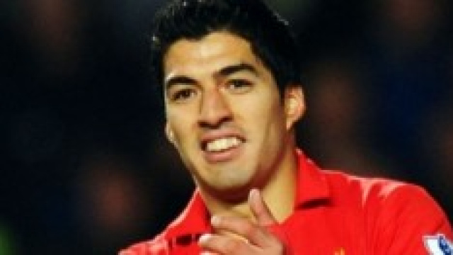 Su&aacute;rez capocannoniere di Premier League