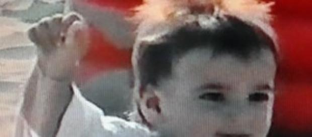 Il baby Mengoni nel nuovo video, La valle dei re Il baby Mengoni nel nuovo video, La valle dei re
