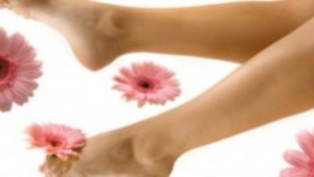 Limitare il fastidio di gambe pesanti e gonfie