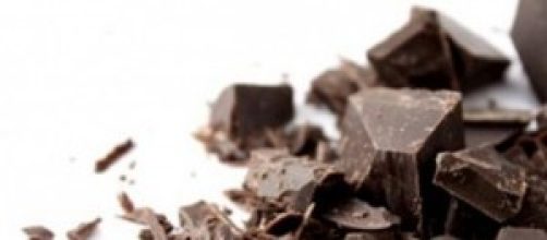 Cioccolato fondente previene le carie