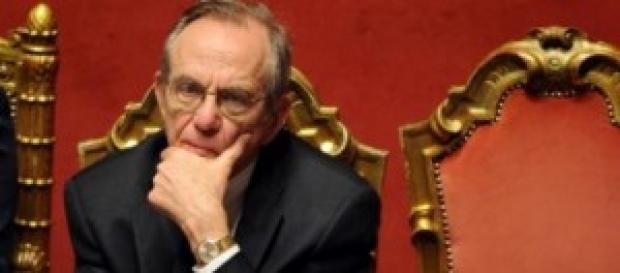 Padoan racconta le coperture per le 80 euro Padoan racconta le coperture per le 80 euro