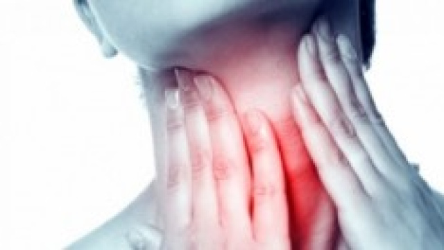 Mal di gola, i rimedi naturali