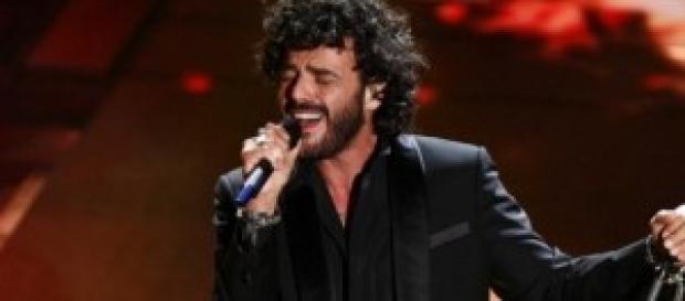 Francesco Renga sul palco dell'Ariston Francesco Renga sul palco dell'Ariston