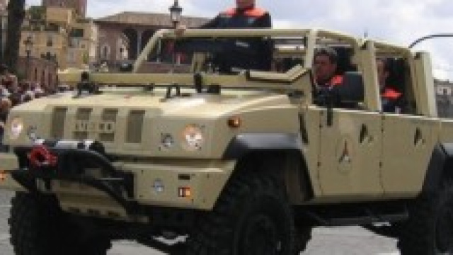 Un blindato Lince della Iveco