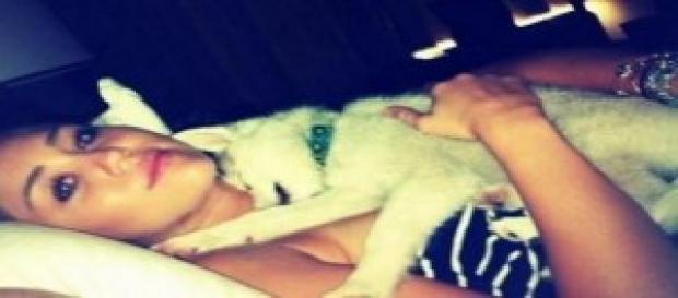 Miley Cyrus, scandalo per rapporto orale Miley Cyrus, scandalo per rapporto orale