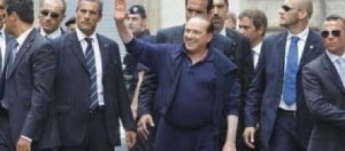 Silvio Berlusconi con la sua scorta