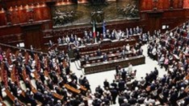 Nella foto, il parlamento italiano