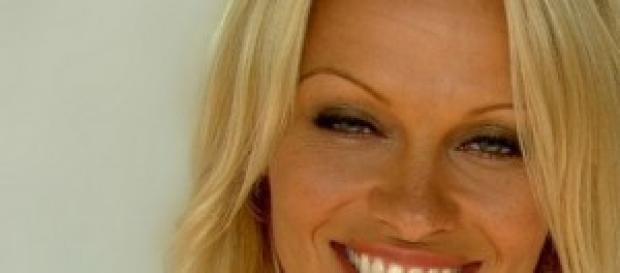 Pamela Anderson vittima di violenze e abusi Pamela Anderson vittima di violenze e abusi