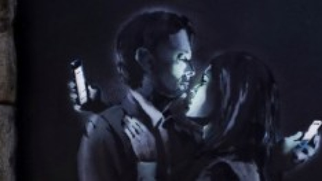 Mobile Lovers, Banksy, Bristol (UK), 2014.