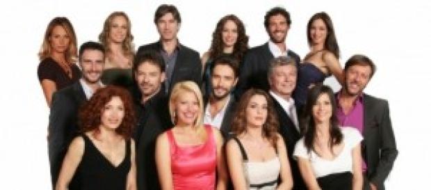 Il cast della soap 'Centovetrine' Il cast della soap 'Centovetrine'