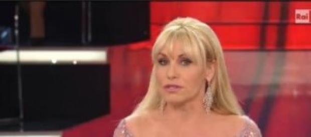 Antonella Clerici aiuta i bambini disagiati Antonella Clerici aiuta i bambini disagiati