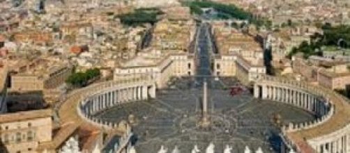 Papa Francesco scosso per la festa Vip in Vaticano