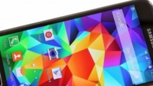 Galaxy S5, S4, S3 in promozione sugli store online