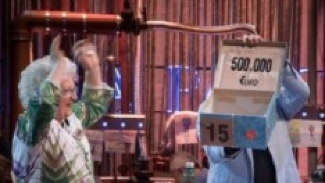 Affari tuoi replica puntata vittoria 500.000 euro
