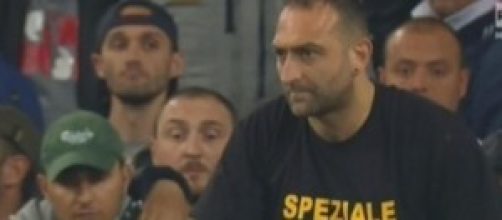 Genny 'a carogna con la t-shirt per Speziale 