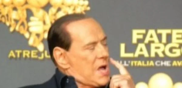 Berlusconi: via dall'euro - FOTO MIA
