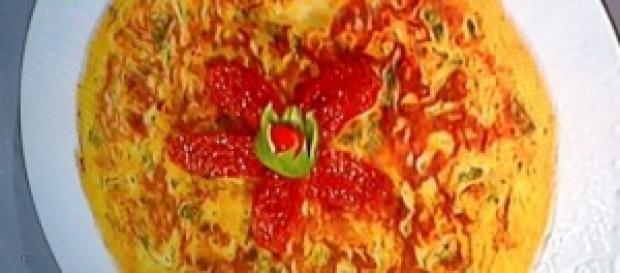 Frittata con friggitelli e pomodori sott'olio Frittata con friggitelli e pomodori sott'olio