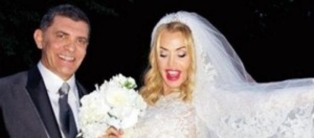 Giovanni Cottone risponde a Valeria Marini Giovanni Cottone risponde a Valeria Marini