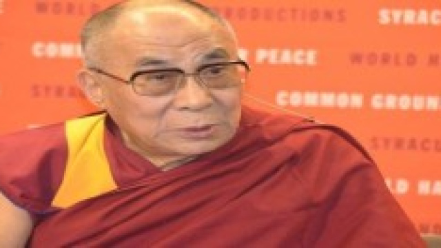Tenzin Gyatso, il XIV Dalai Lama ospite a Pomaia