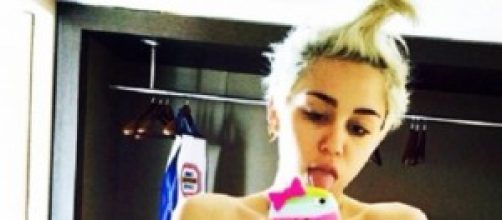 Gossip news, Miley Cyrus in topless