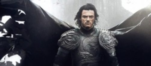 Luke Evans nei panni di Dracula.