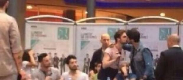Amici 13, Dear Jack, bacio tra Alessio e Lorenzo Amici 13, Dear Jack, bacio tra Alessio e Lorenzo