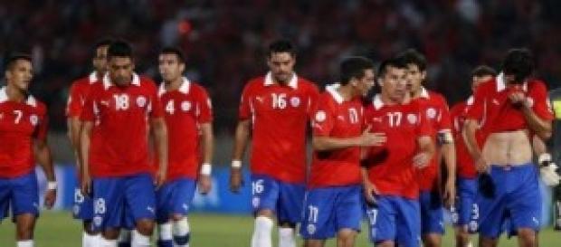 España se enfrenta a Chile y sólo le vale ganar. España se enfrenta a Chile y sólo le vale ganar.