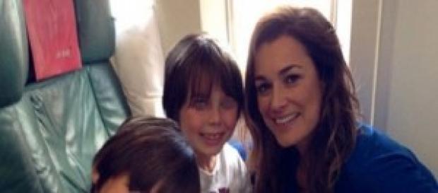 Alena Seredova vola in Brasile con i suoi figli Alena Seredova vola in Brasile con i suoi figli