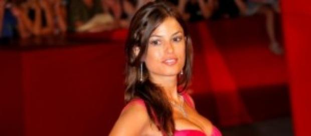 Sara Tommasi si lancia nel mondo della musica Sara Tommasi si lancia nel mondo della musica