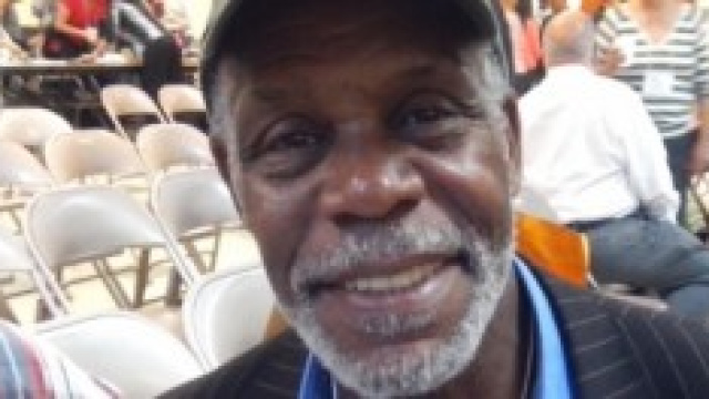 La Star di holywood Danny Glover per i Cinque