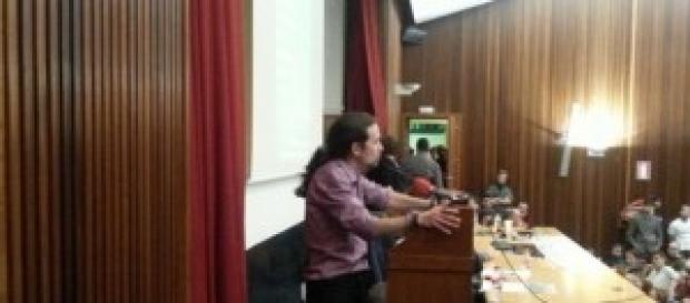 Pablo Iglesias hablando a los ciudadanos Pablo Iglesias hablando a los ciudadanos