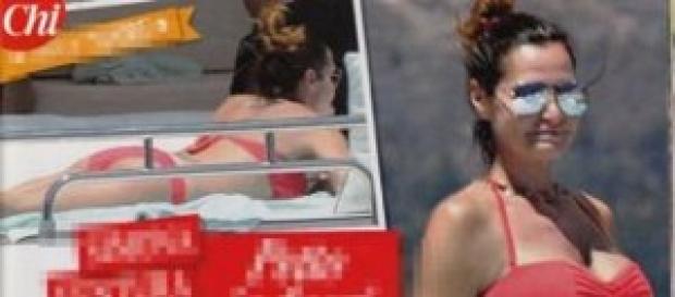 Gossip, Simona Ventura va 'fuori di seno' Gossip, Simona Ventura va 'fuori di seno'