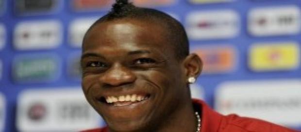 Mario Balotelli: criticato da Vittorio Sgarbi Mario Balotelli: criticato da Vittorio Sgarbi