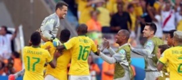 Brasil celebra la victoria. Foto: Mundo Deportivo Brasil celebra la victoria. Foto: Mundo Deportivo