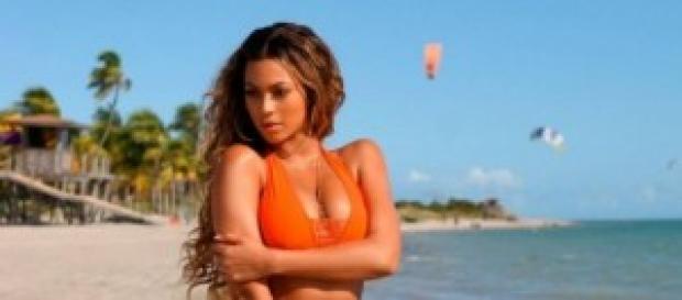 Beyoncé in spiaggia, foto su Facebook Beyoncé in spiaggia, foto su Facebook