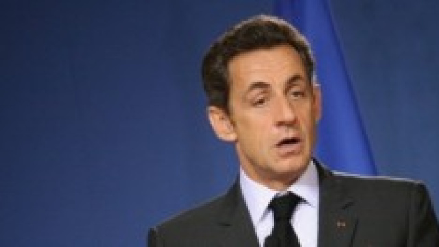 Sarkozy in stato di fermo