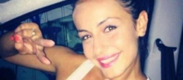 Anna Munafò torna a sorridere senza l'ex Emanuele Anna Munafò torna a sorridere senza l'ex Emanuele
