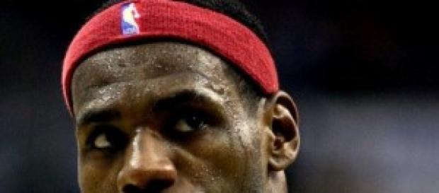 LeBron vuelve a Cleveland LeBron vuelve a Cleveland