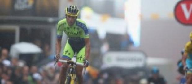 Contador se lo pone difícil a Nibali Contador se lo pone difícil a Nibali