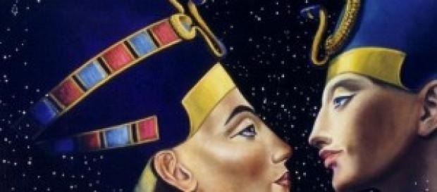 Nefertiti et Akhenaton, le couple maudit d'Egypte Nefertiti et Akhenaton, le couple maudit d'Egypte