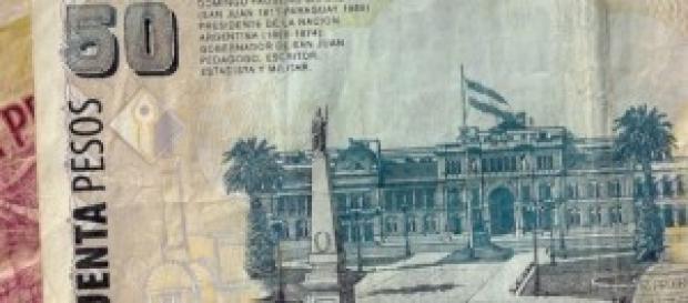 El peso pierde valor mes a mes. El peso pierde valor mes a mes.