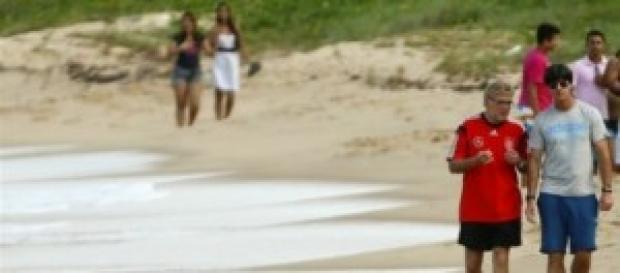 Joachim Löw en las playas de Campo Bahía Joachim Löw en las playas de Campo Bahía