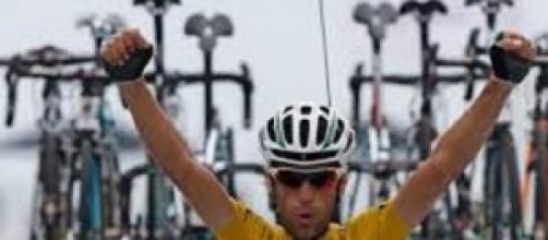 Vincenzo Nibali trionfa al Tour de France