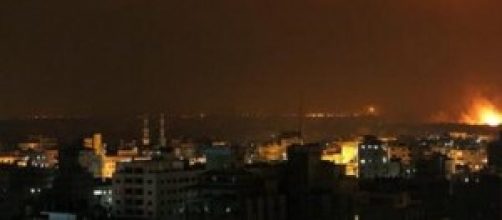 Incendi nella notte a Gaza