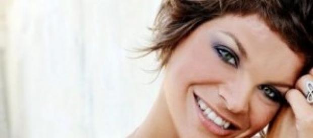 Alessandra Amoroso in concerto su Canale 5. Alessandra Amoroso in concerto su Canale 5.
