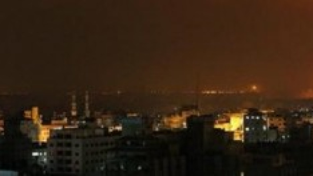 Incendi nella notte a Gaza