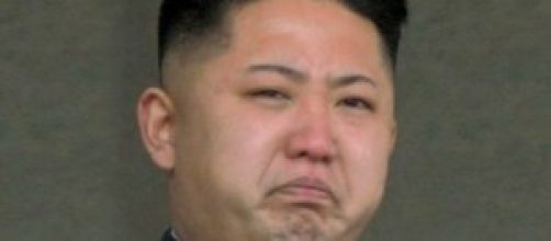 Il presidente Kim Jong-Un mostra disappunto.